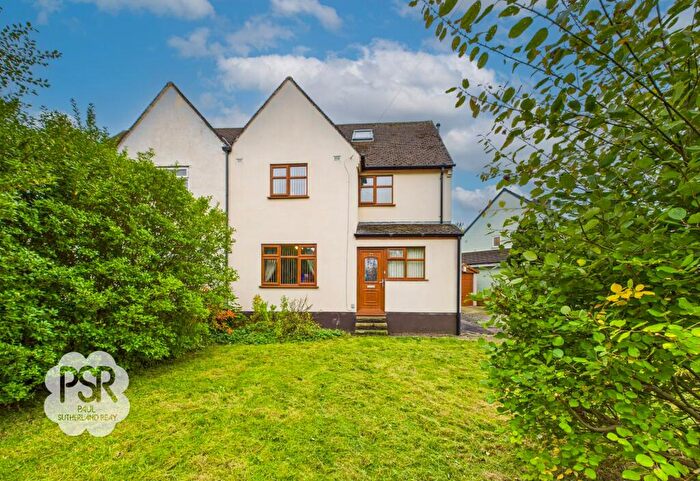 4 Bedroom Semi-Detached House For Sale In Ollersett Avenue, New Mills, SK22