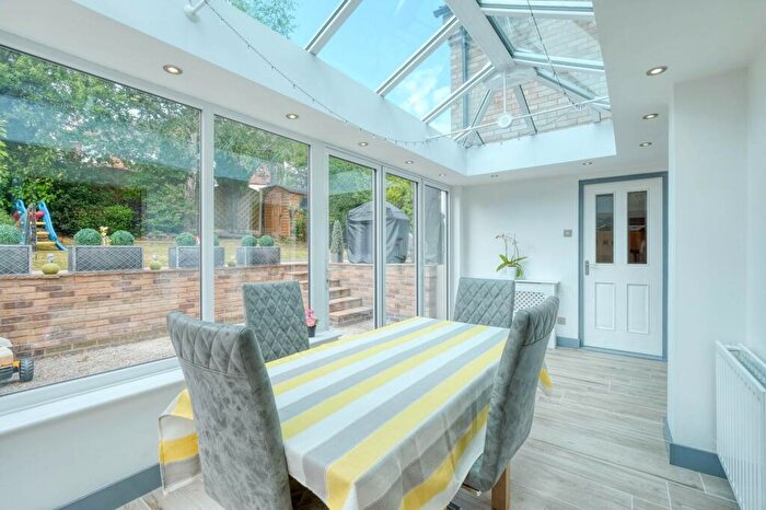 4 Bedroom Detached House For Sale In Burns Close, Redditch, B97