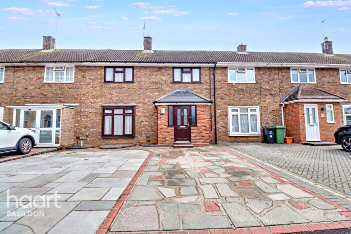 3 Bedroom Terraced House For Sale In Great Spenders, Basildon, SS14