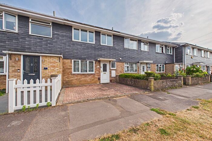 3 Bedroom Terraced House To Rent In The Greenway, Slough, Berkshire, SL1