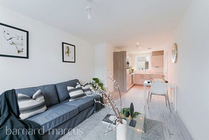 1 Bedroom Flat For Sale In Hartfield Road, London, SW19