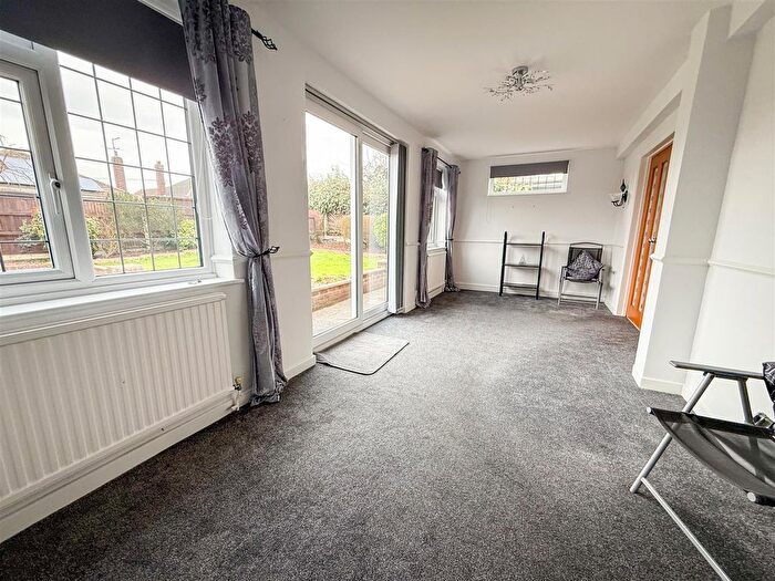 2 Bedroom Detached Bungalow For Sale In Sladburys Lane, Holland-On-Sea, Essex, CO15
