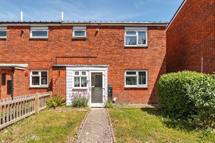 3 Bedroom End Terrace House For Sale In Lehar Close, Brighton Hill, Basingstoke, RG22