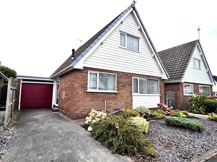 3 Bedroom Detached Bungalow For Sale In Moorfield Drive, Lytham, FY8