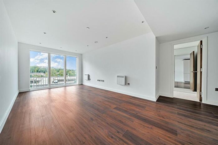 1 Bedroom Apartment To Rent In Market Street, Bracknell, RG12