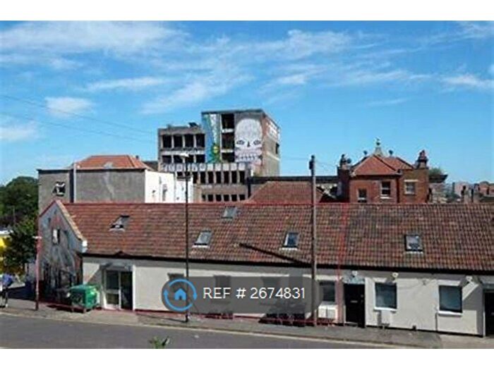 3 Bedroom Flat To Rent In Ninetree Hill, Bristol, BS1
