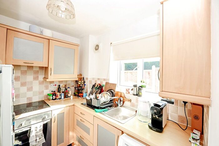 1 Bedroom Flat To Rent In Scammell Way, Watford, WD18