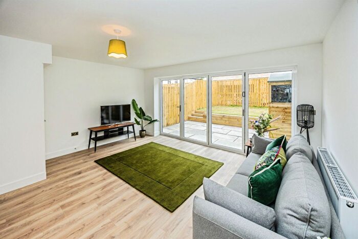 5 Bedroom Property To Rent In Spindle Spur, Bailiff Bridge, Brighouse, HD6
