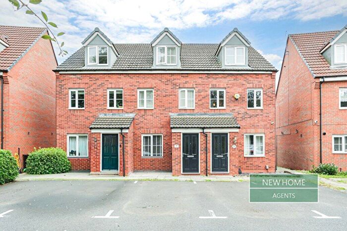 3 Bedroom Town House For Sale In Lightning Grove, Hucknall, Nottingham, Nottinghamshire, NG15