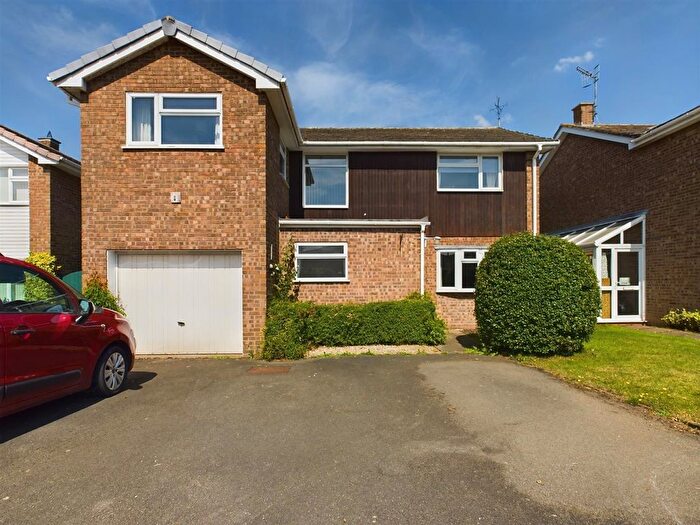 4 Bedroom Detached House For Sale In The Beeches, Upton-Upon-Severn, Worcester, WR8