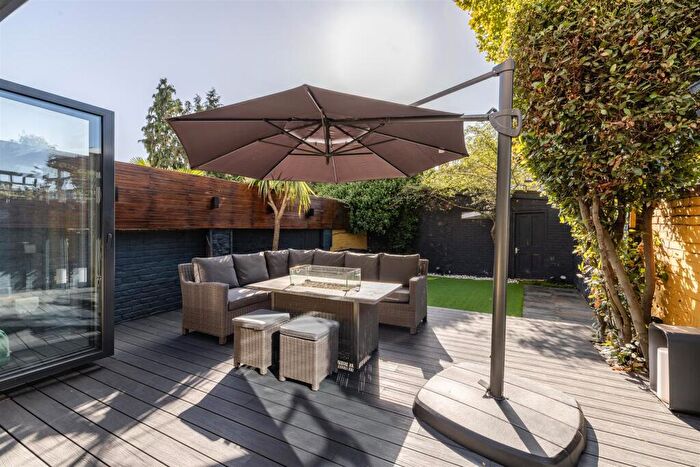 3 Bedroom End Of Terrace House For Sale In Henniker Gardens, East Ham, E6