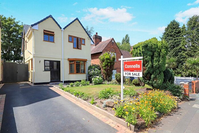 3 Bedroom Detached House For Sale In Jeffcock Road, Penn Fields, Wolverhampton, WV3