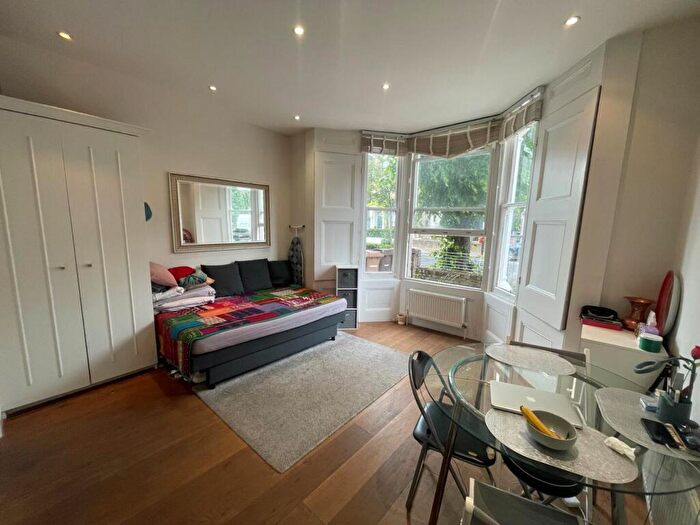 1 Bedroom Flat To Rent In Wilberforce Road, Hackney, London, N4