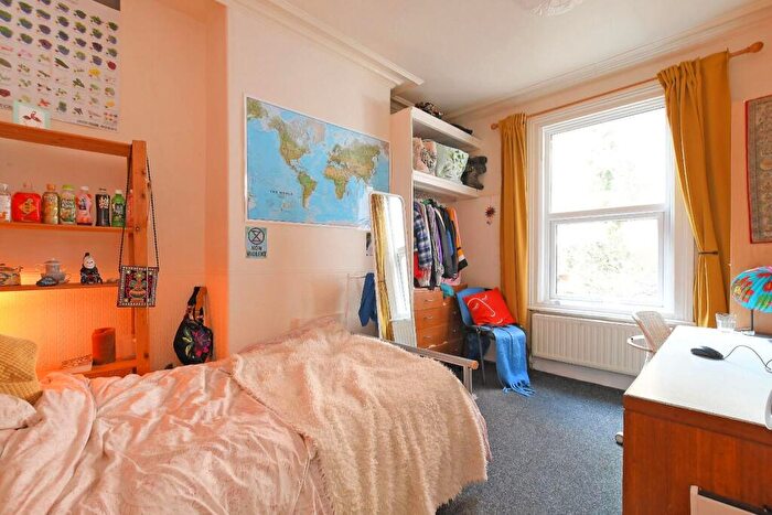 6 Bedroom House To Rent In Crookesmoor Road, S10