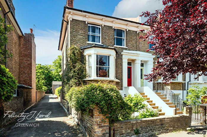 2 Bedroom Flat For Sale In Ashmead Road, SE8