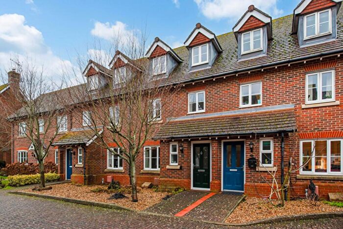 4 Bedroom Terraced House For Sale In Waterfield Gardens, Chichester, PO19