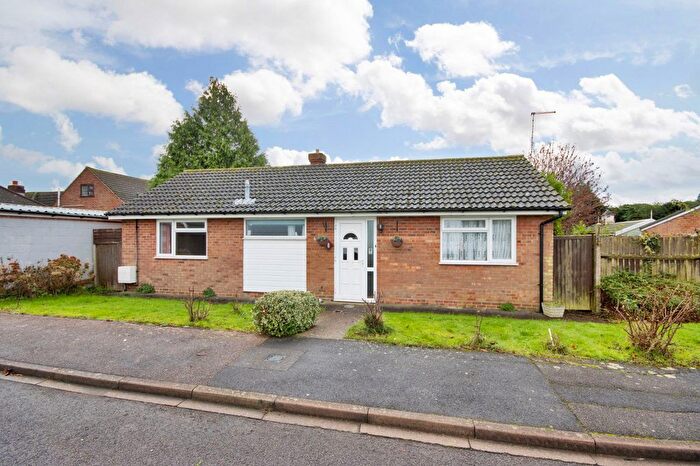 2 Bedroom Bungalow For Sale In Mitchem Close, West Kingsdown, TN15