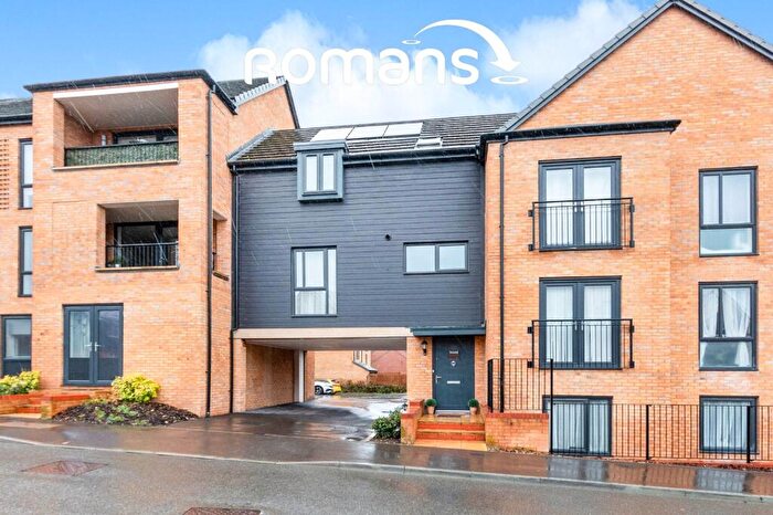 2 Bedroom Coach House For Sale In Condor Way, Basingstoke, Hampshire, RG24