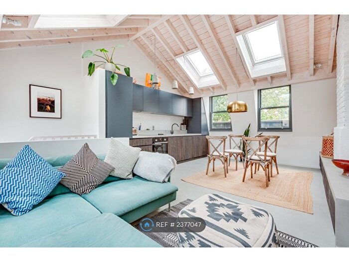 3 Bedroom Flat To Rent In Barnwell Road, London, SW2