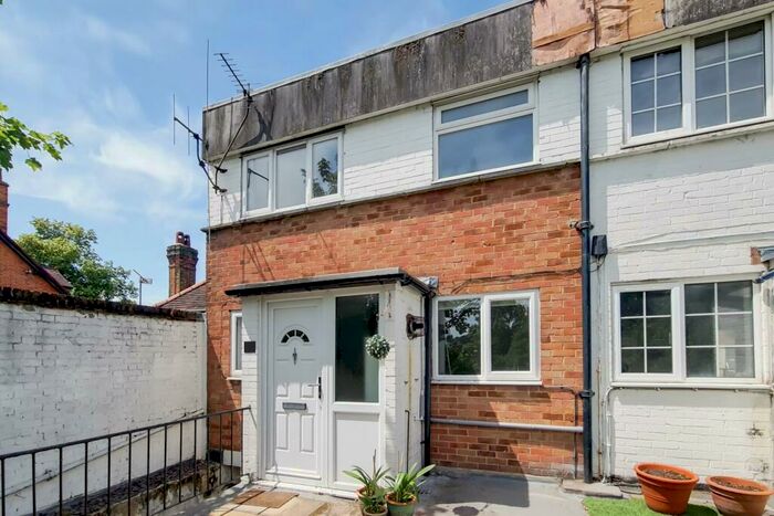 3 Bedroom Duplex To Rent In Church Street, Weybridge, KT13