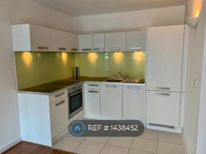 2 Bedroom Flat To Rent In Washington Building, London, SE13