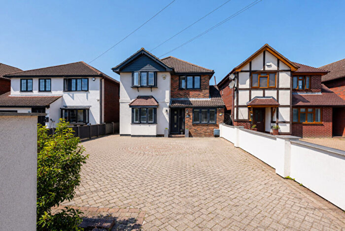 4 Bedroom Detached House For Sale In High Road, Benfleet, SS7