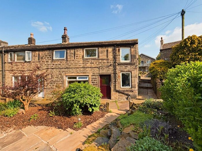 3 Bedroom Cottage For Sale In Paris, Scholes, HD9