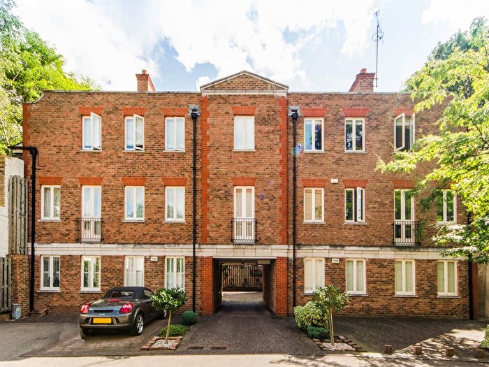 2 Bedroom Flat To Rent In Beaufort Road, St Margarets, TW1