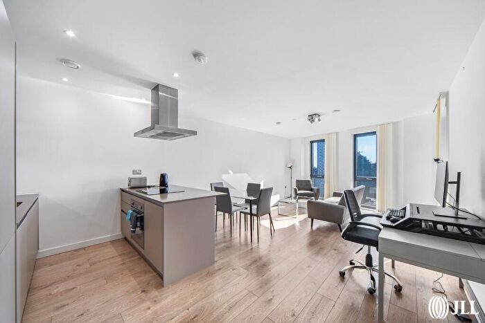 1 Bedroom Apartment For Sale In Williamsburg Plaza London, E14
