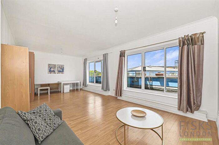 2 Bedroom Apartment To Rent In Garford Street, Wesferry Road, London, E14
