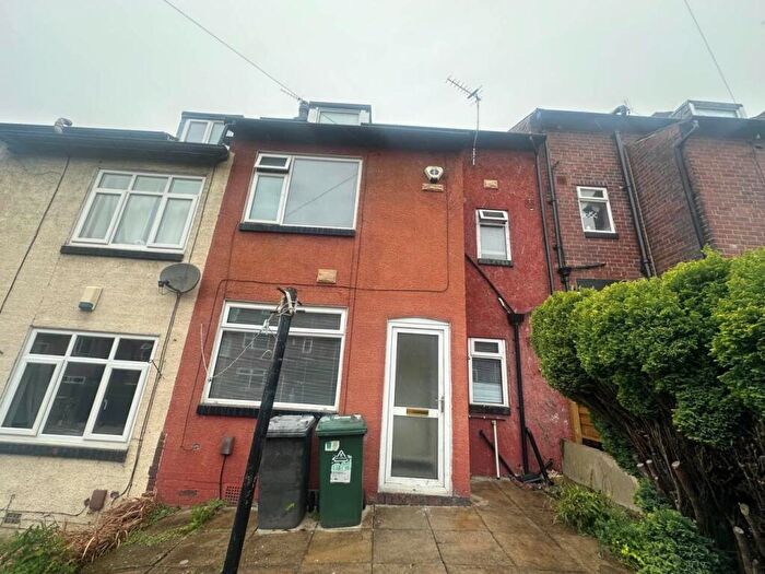 3 Bedroom House To Rent In Norman View, Kirkstall, Leeds, LS5