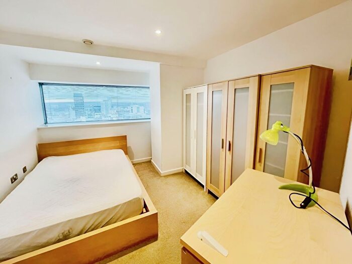 2 Bedroom Flat To Rent In Albion Street, Leeds, West Yorkshire, LS2
