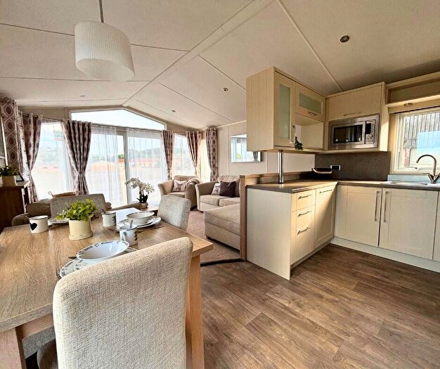 2 Bedroom Mobile Home For Sale In Thorpe Farm, Greta Bridge, Barnard Castle, County Durham, DL12