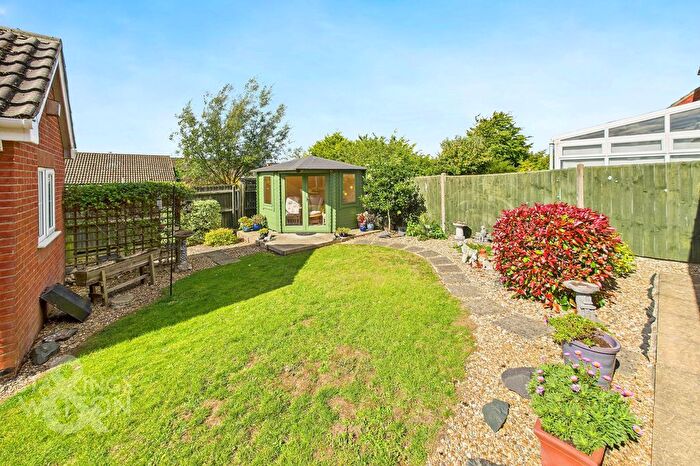 3 Bedroom Detached Bungalow For Sale In Yareview Close, Reedham, Norwich, NR13