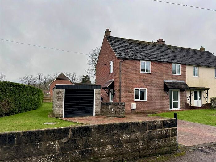 3 Bedroom Semi-Detached House To Rent In Wheler Road, Charing, Ashford, TN27