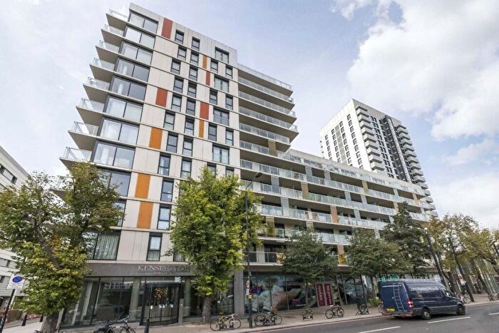 2 Bedroom Apartment To Rent In Kensington Apartments, Aldgate East, London, E1