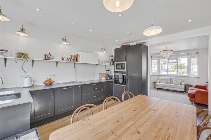 5 Bedroom Terraced House For Sale In Bramshaw Rise, KT3