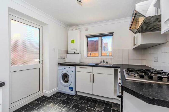 1 Bedroom Park Home Mobile Home To Rent In Twyford Avenue, PO2