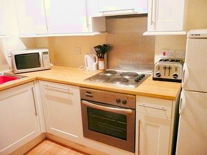 5 Bedroom Flat To Rent In Clerk Street, Newington, Edinburgh, EH8