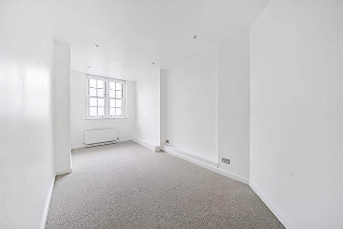2 Bedroom Flat For Sale In Maida Vale, London, W9