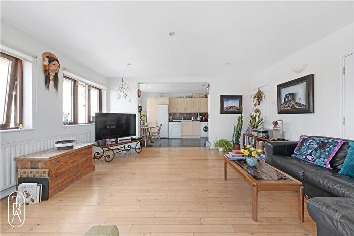 2 Bedroom Flat For Sale In Sceptre Road, London, E2