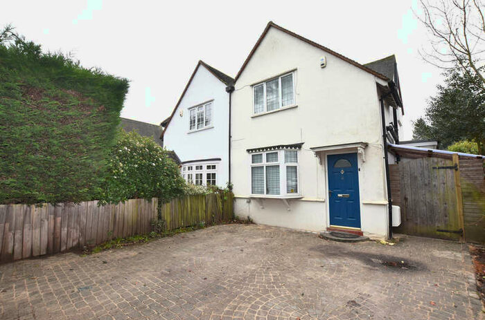 3 Bedroom Semi-Detached House To Rent In Horseshoe Lane, Garston Watford, WD25