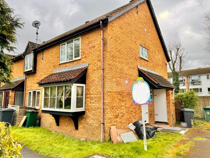 3 Bedroom End Of Terrace House To Rent In Morell Close, Barnet, EN5