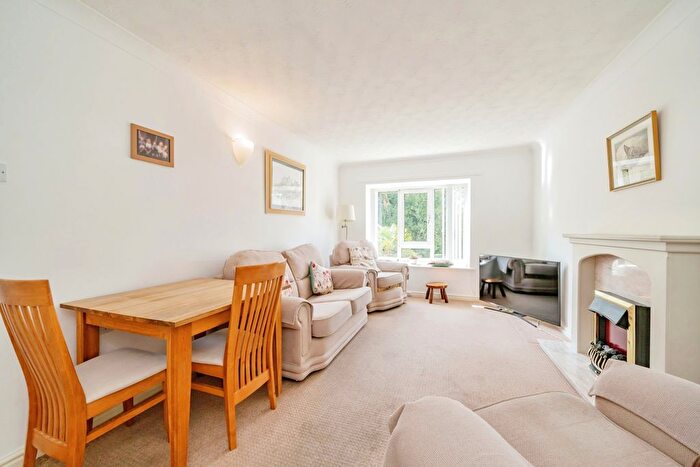1 Bedroom Flat For Sale In Dingleway, Appleton, Warrington, Cheshire, WA4