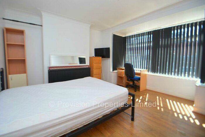 12 Bedroom Semi-Detached House To Rent In Mayville Road, Hyde Park, Leeds, LS6