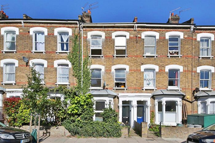 1 Bedroom Flat To Rent In Evershot Road, Finsbury Park, N4