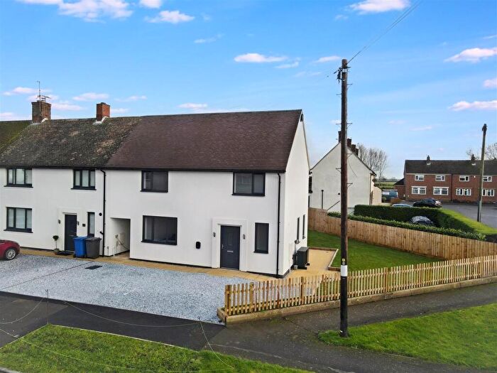 3 Bedroom End Of Terrace House For Sale In Green Road, Brafield On The Green, Northampton, NN7