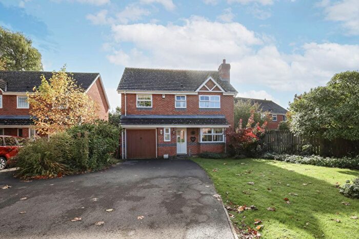 4 Bedroom Detached House For Sale In Blakes Farm Road, Horsham, RH13