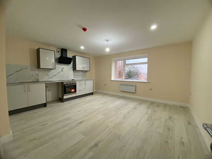1 Bedroom Flat To Rent In Knifesmithgate, Chesterfield, S40