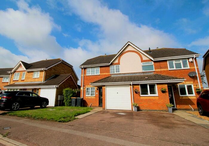3 Bedroom Semi-Detached House To Rent In Hillesden Avenue, Elstow, Bedford, MK42